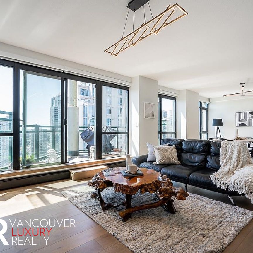 Condo in Downtown Vancouver, BC - Photo 1