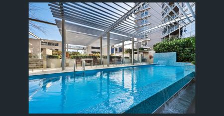 Luxurious 3 Bedroom Apartment with Stunning Harbour Views - UNFURNISHED - Photo 5