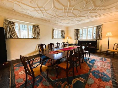 The Walronds, Fore Street, Cullompton - Photo 4