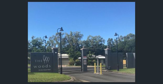 Family home - Photo 1