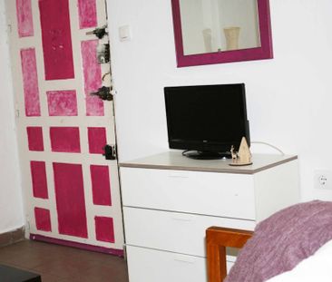 Calle Juan del Castillo, Sevilla, Andalusia 41003 - Photo 5