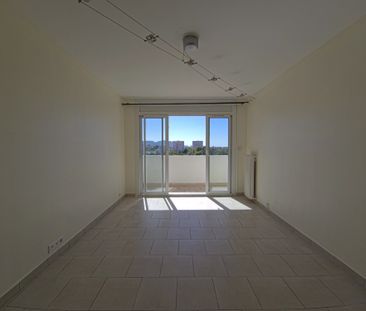 Location Appartement 3 pièces 53m² MARSEILLE 11ème - Photo 2