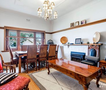Freshly Presented Family Home in a Prime Newport Location - Photo 2
