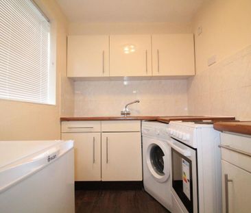 1 bedroom ground floor flat to rent - Photo 1