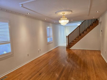 For Lease - 20 Turtledove Grove, Toronto, Ontario - Photo 5