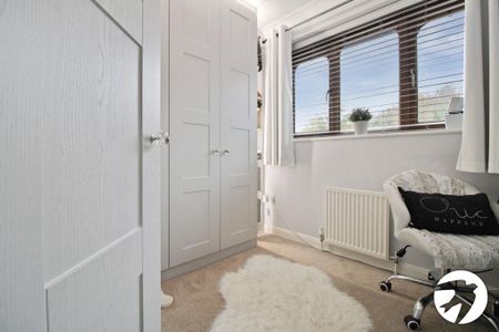 5 bedroom detached house to rent - Photo 2