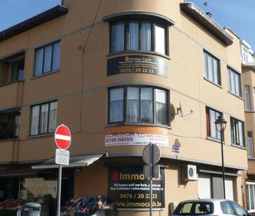 Flat te huur in Anderlecht voor € 740 met 1 slaapkamer - Photo 1