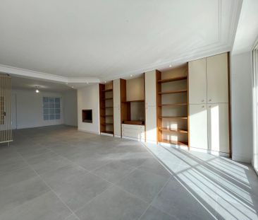 Location Appartement 6 pièces 134m² LE MAY SUR EVRE 49122 - Photo 1