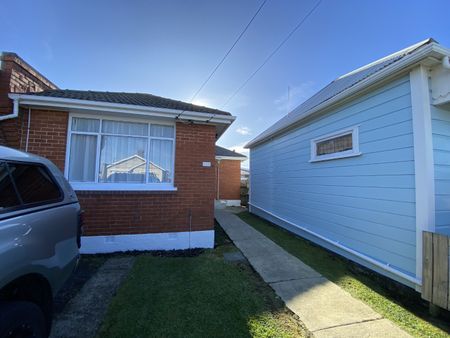 Tidy 3 Bedroom Home - Photo 4