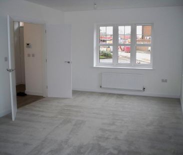 4 bedroom detached house to rent - Photo 1
