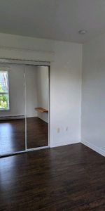 beau 4 1/2 à a louer - Photo 3