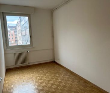 Appartement traversant de 4.5 pièces situé au 3ème étage. - Photo 5