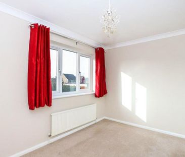 2 bedroom semi-detached house to rent - Photo 2