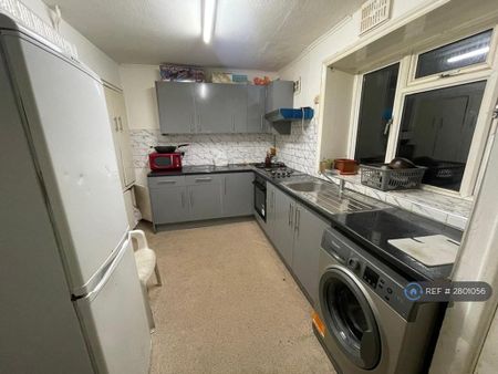 3 bedroom terraced house to rent - Photo 3