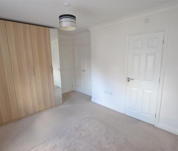 4 bedroom link detached house to rent - Photo 6