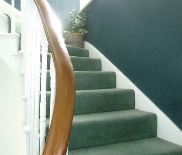 1 Bed Flat, Shooters Hill Road, SE3 - Photo 1