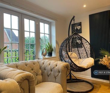 1 bedroom in a house share to rent - Photo 2