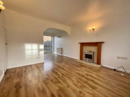 2 bedroom Mid Terraced House to let - Photo 2