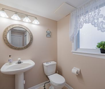 For Lease - 17 Rodeo Drive, Barrhaven, Ontario - Photo 2