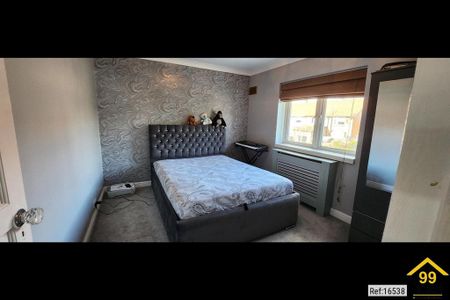 3 bedroom semi-detached house to rent - Photo 3