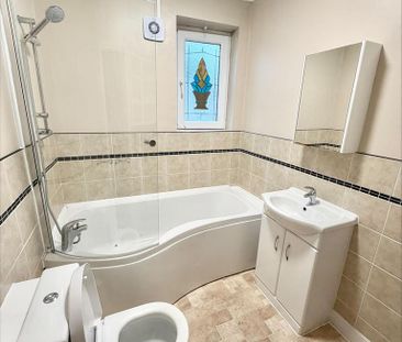 3 bedroom terraced house to rent - Photo 2