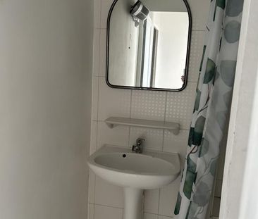 Location Appartement 2 pièces 39m² MARSEILLE 5ème - Photo 5