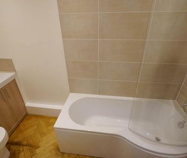 3 bedroom flat to rent - Photo 6