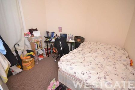 3 Bed - Erleigh Road, Reading - Photo 3