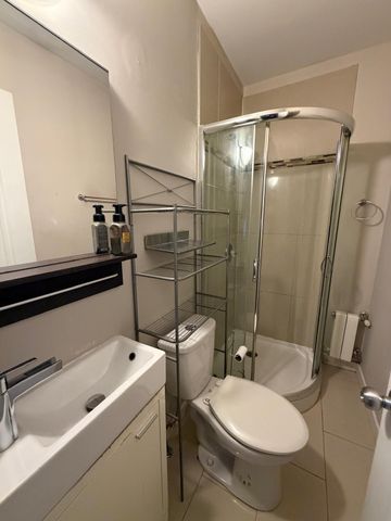 178 Clarence St - Photo 2