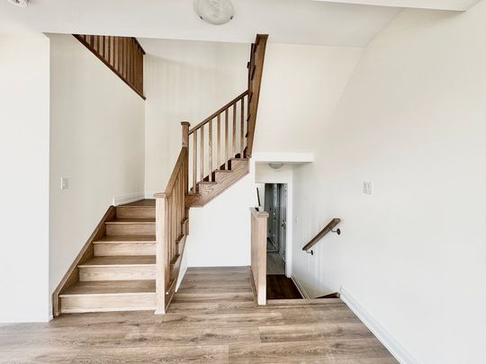 For Lease - 70 Bearberry Road Unit# Upper, Springwater, Ontario - Photo 1