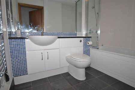 2 bedroom flat to rent - Photo 5