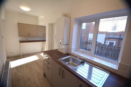 3 bedroom terraced house to rent - Photo 5