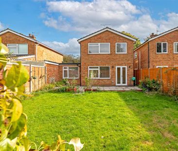 3 bedroom detached house to rent - Photo 4