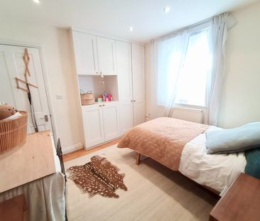 3 Bed Semi-Detached House, Highfield Road, NW11 - Photo 5