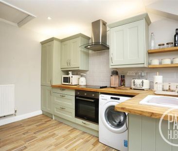 3 bedroom semi-detached bungalow to rent - Photo 3