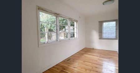 Spacious and beautifully renovated 4-bedroom House for Lease with Expansive Garden Space - Photo 2