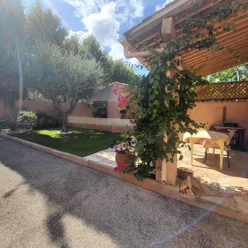 Location Maison 4 pièces 83m² CUERS 83390 - Photo 1