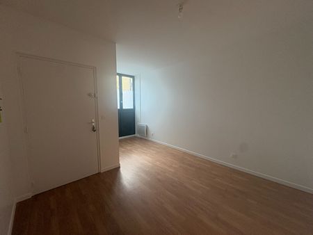 Appartement T1 Paris 18 à louer - Photo 2