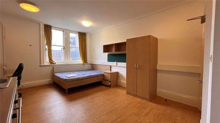 Studio with en-suite bathroom and private kitchenette plus amenities in highly regarded student accommodation situatied off Trafalgar Square. All bills included. Furnished. 24/7 security. - Photo 5