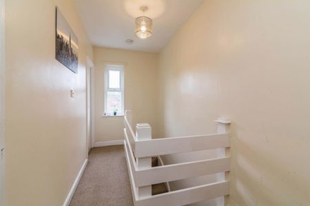 5 bed Mid Terraced House for Rent - Photo 2