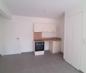 location Appartement T2 DE 42.11m² À ST GREGOIRE - Photo 5