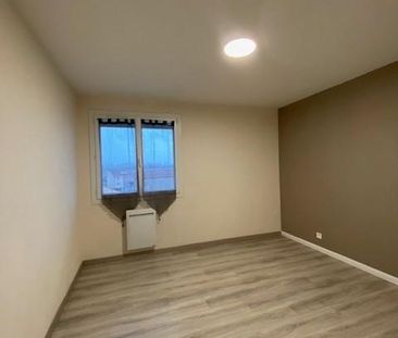 Location Appartement 5 pièces 75m² LA VOULTE SUR RHONE 07800 - Photo 3