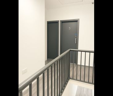 Room in a Shared House, Alpha Street, M6 - Photo 5