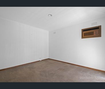 Convenient, Comfortable & Walk to Town & Beach - Photo 3