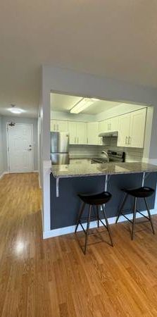 Entire Apartment Close To VIU 2 Beds 1 Bath - Photo 1