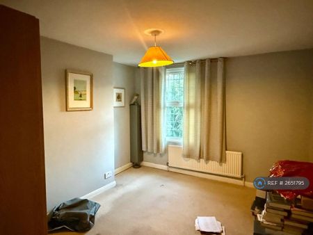 2 bedroom end of terrace house to rent - Photo 5