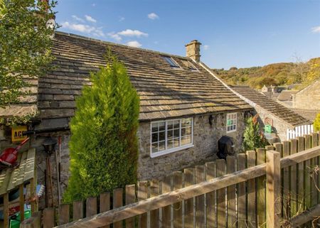 Main Road, Eyam, Hope Valley - Photo 2