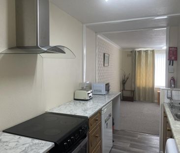 2 bedroom flat to rent - Photo 6