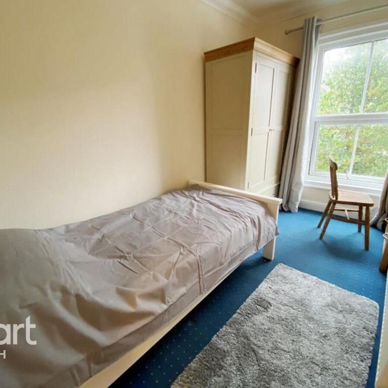 1 bedroom in a house share to rent - Photo 1