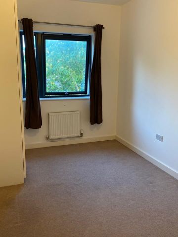 2 Bed Flat, Sidmouth Road, E10 - Photo 4